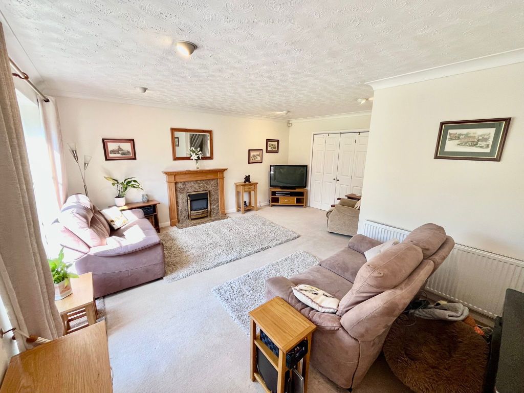 Property photo 3 of 28