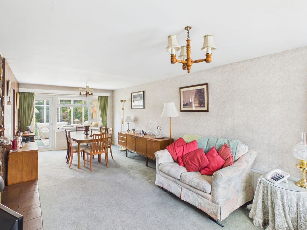 Property photo 3 of 14 Living/ Dining Room