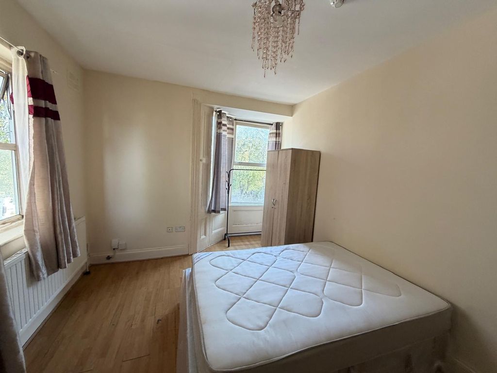 Property photo 1 of 4