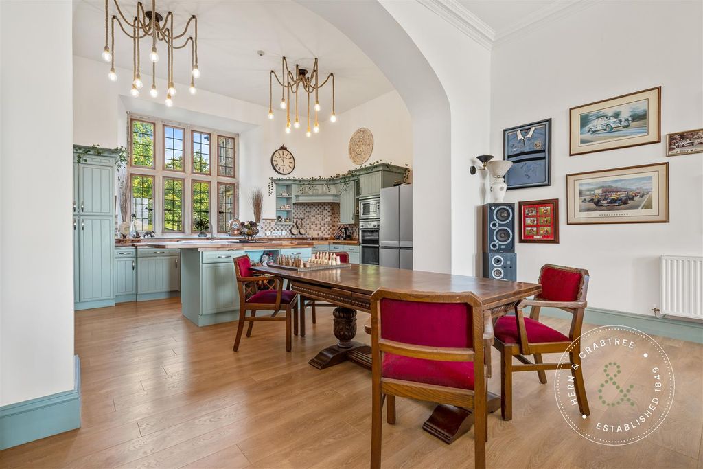 Property photo 3 of 48 Hern Crabtree-8.Jpg