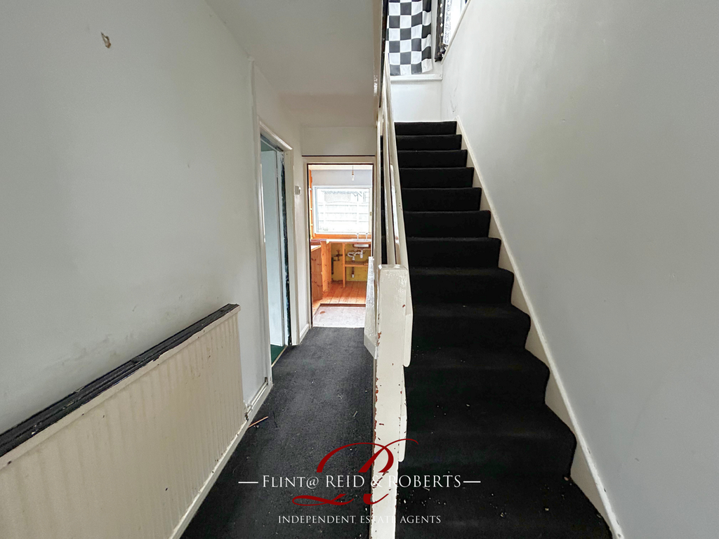 Property photo 3 of 19 Hallway