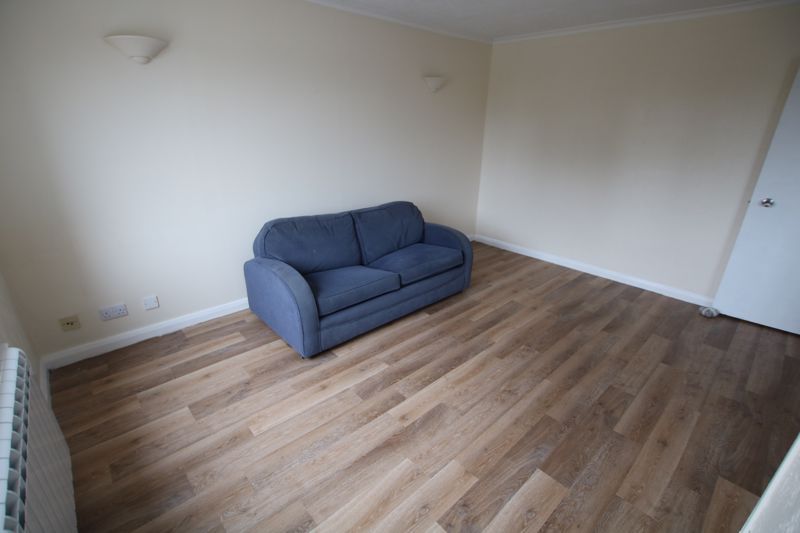 Property photo 3 of 12 Photo 13