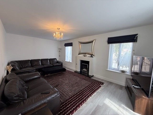 Property photo 2 of 19 Image