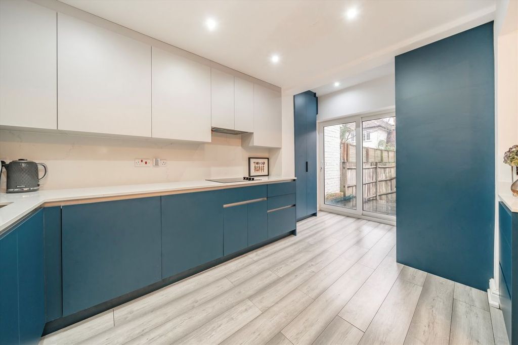 Property photo 3 of 9