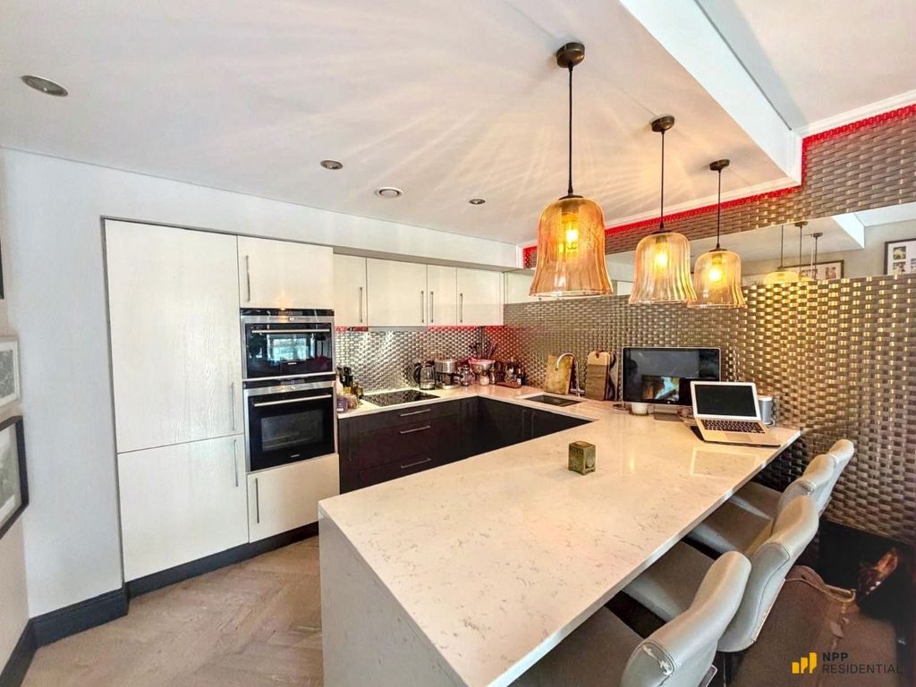 Property photo 3 of 21