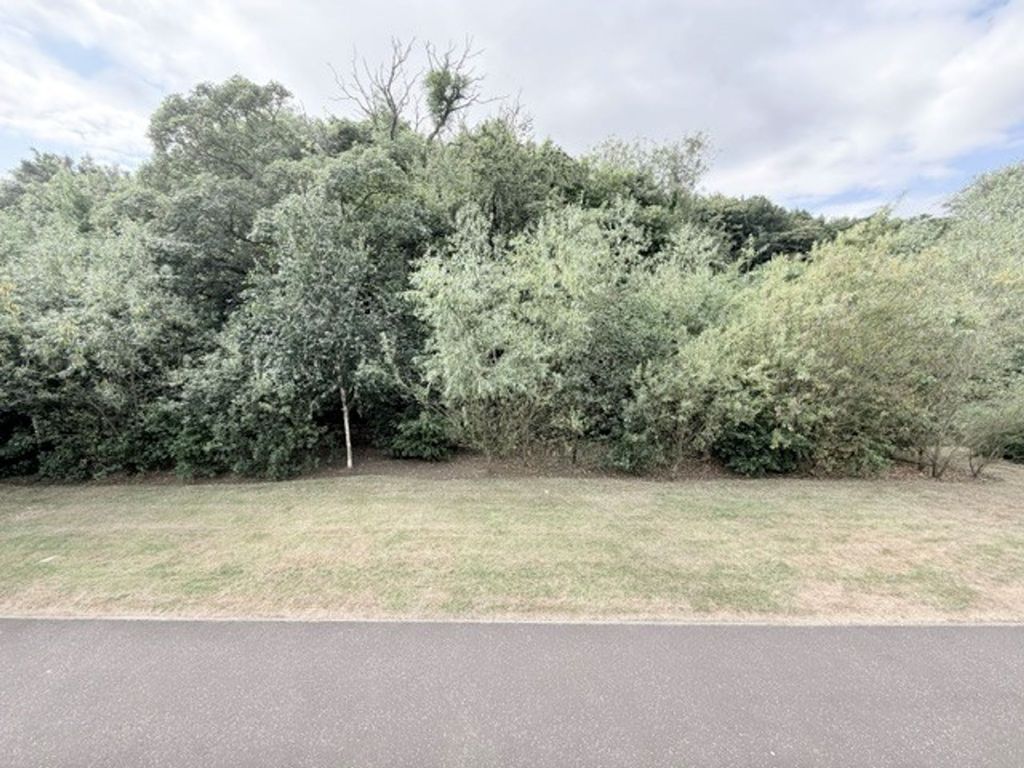 Property photo 2 of 24