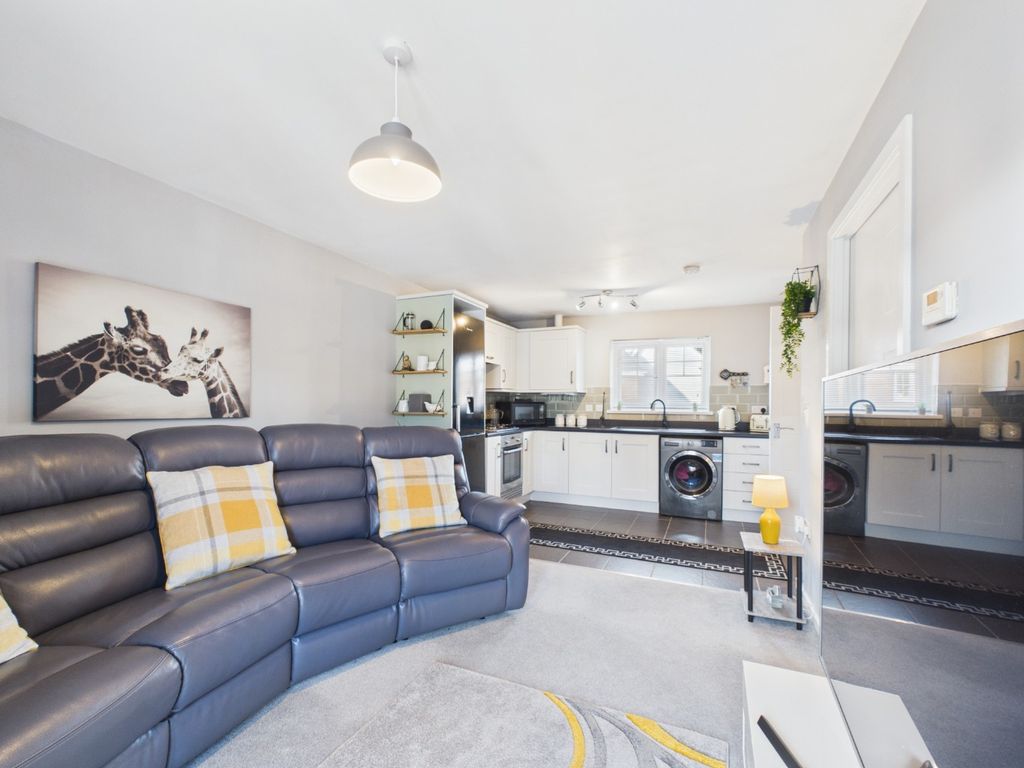 Property photo 3 of 10 4920637