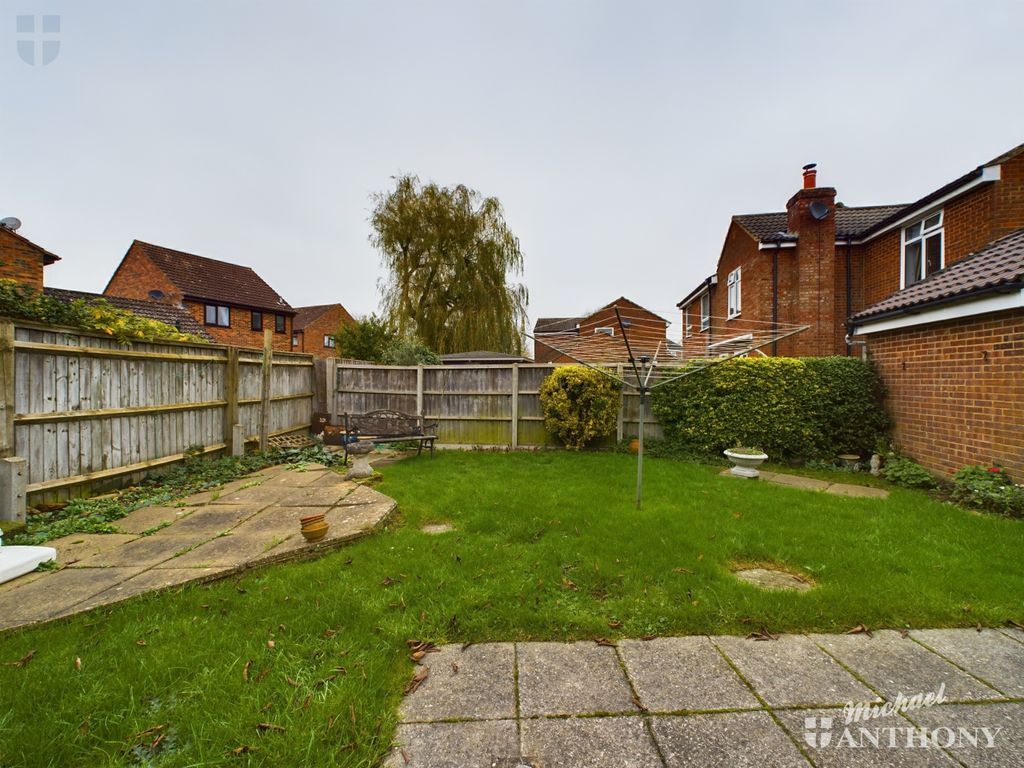 Property photo 3 of 20 Cam02773G0-Pr0206-Still017
