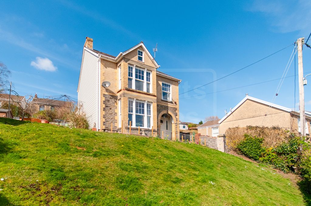 Property photo 1 of 29 Front