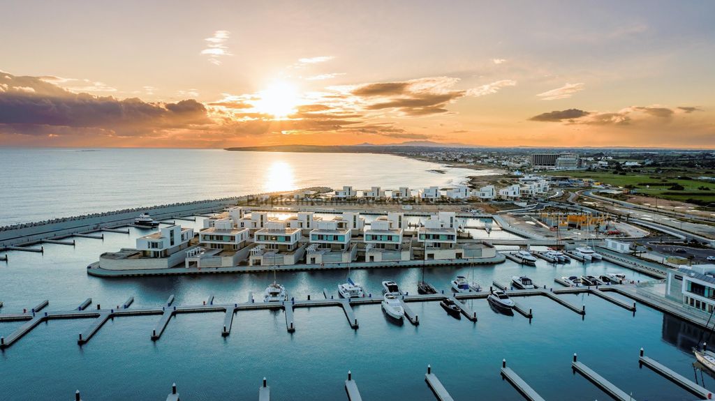 Property photo 3 of 38