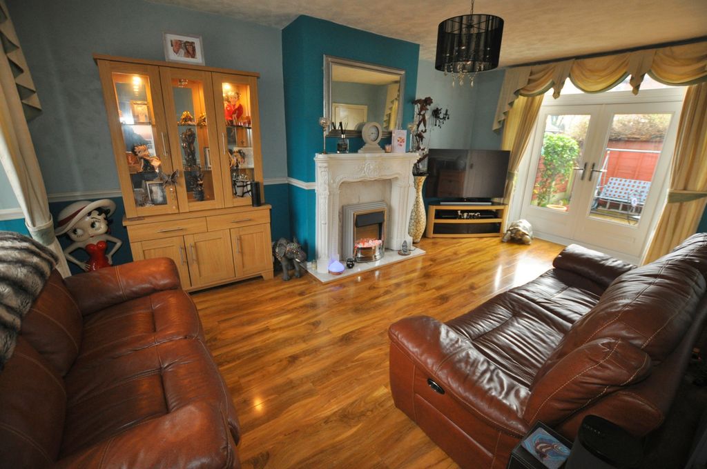 Property photo 2 of 12 Photo 11