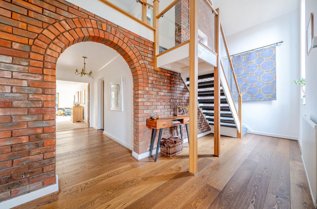 Property photo 2 of 17 1400840-16-696E0B...