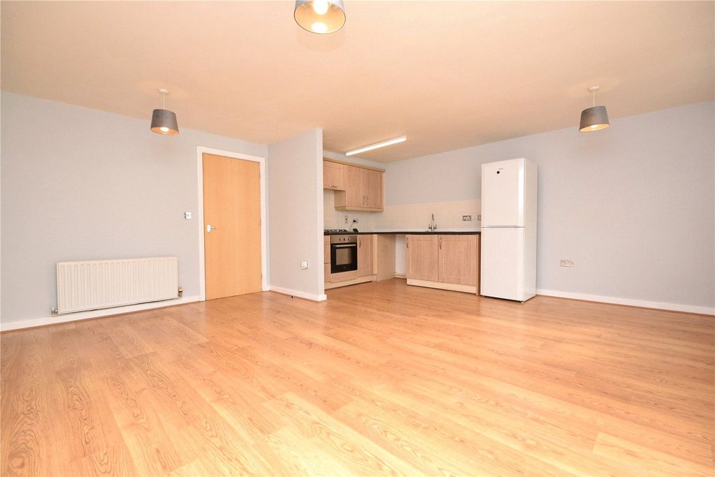 Property photo 3 of 8 Picture No. 30