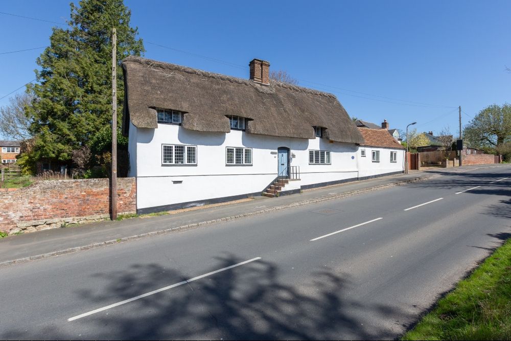 Property photo 2 of 37