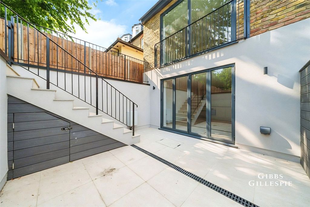 Property photo 3 of 10 Picture No. 14