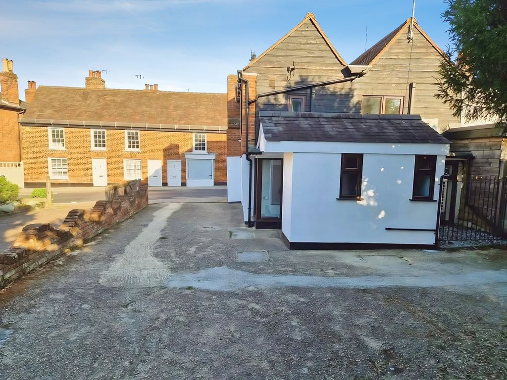 Property photo 3 of 8