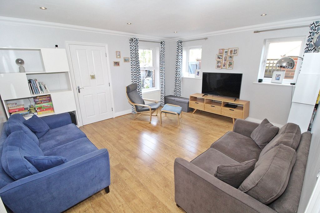Property photo 2 of 16 4336844