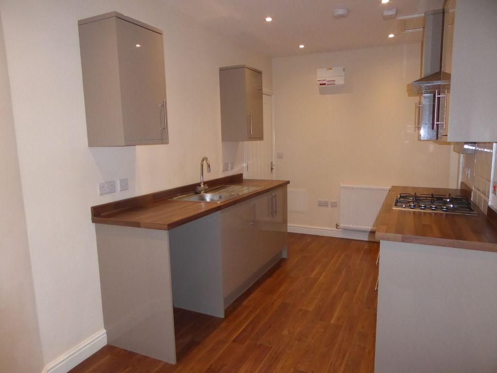 Property photo 2 of 10 Kitchen Area