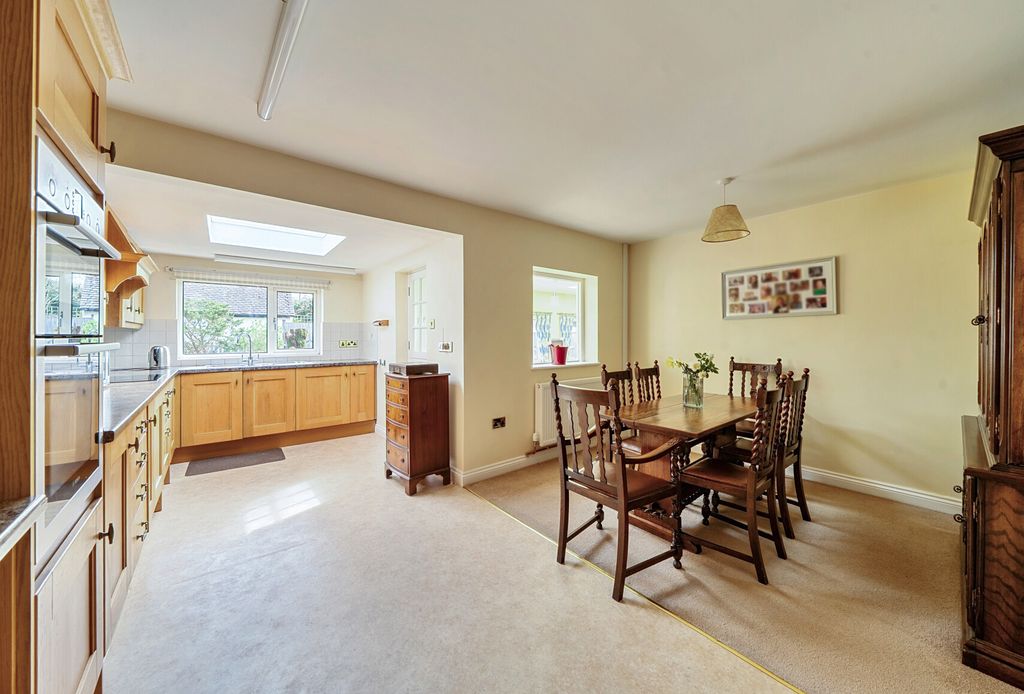 Property photo 3 of 14 Picture 3