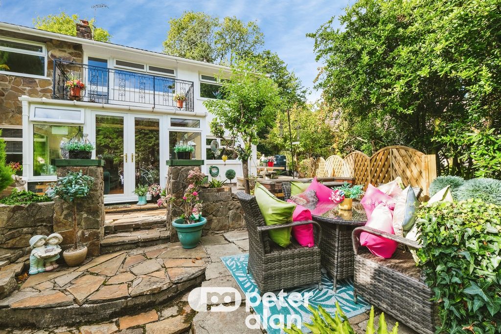 Property photo 2 of 34