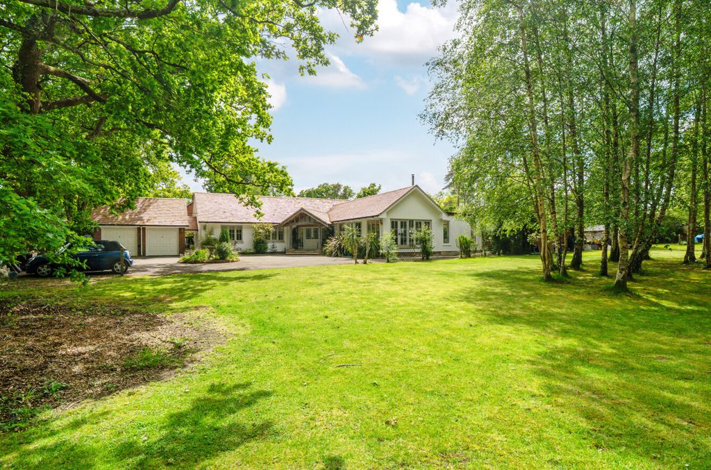 Property photo 1 of 28