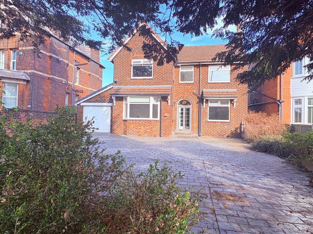 Property photo 1 of 21 External