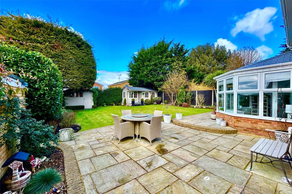 Property photo 2 of 23 Picture No. 21