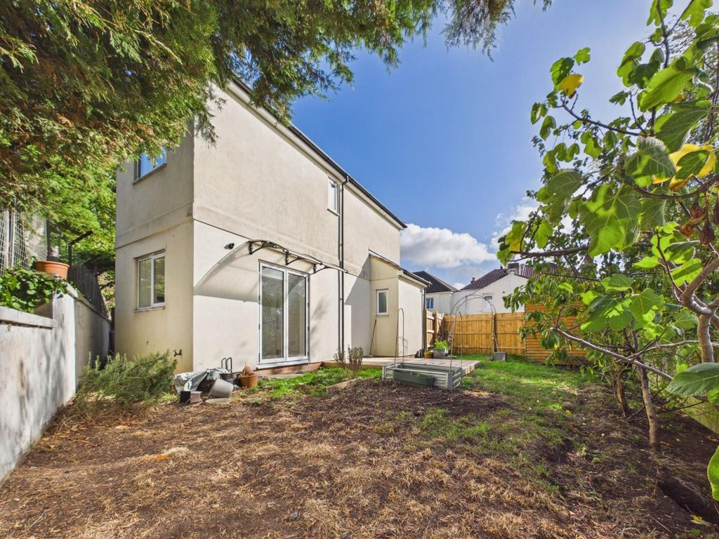 Property photo 2 of 42 Cam01576G0-Pr0423-Still030.Jpg