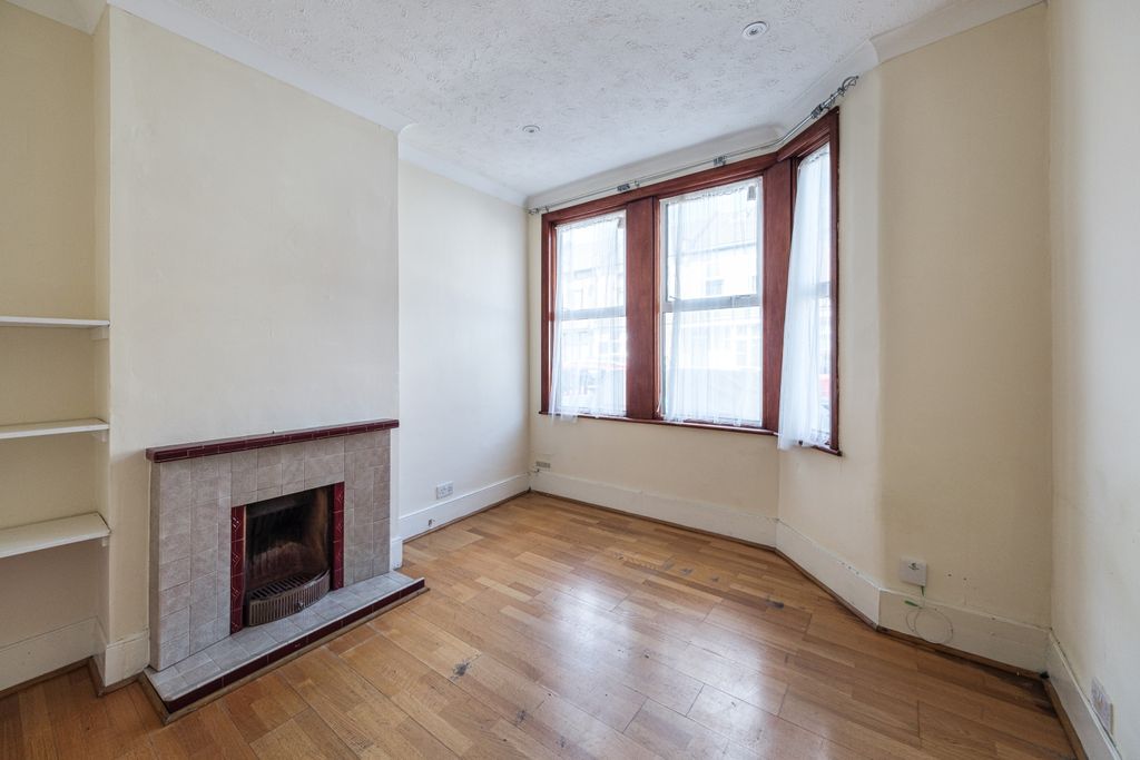 Property photo 3 of 15 80-Wigston-Road-2
