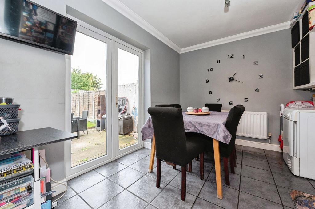 Property photo 3 of 15 Dining Area