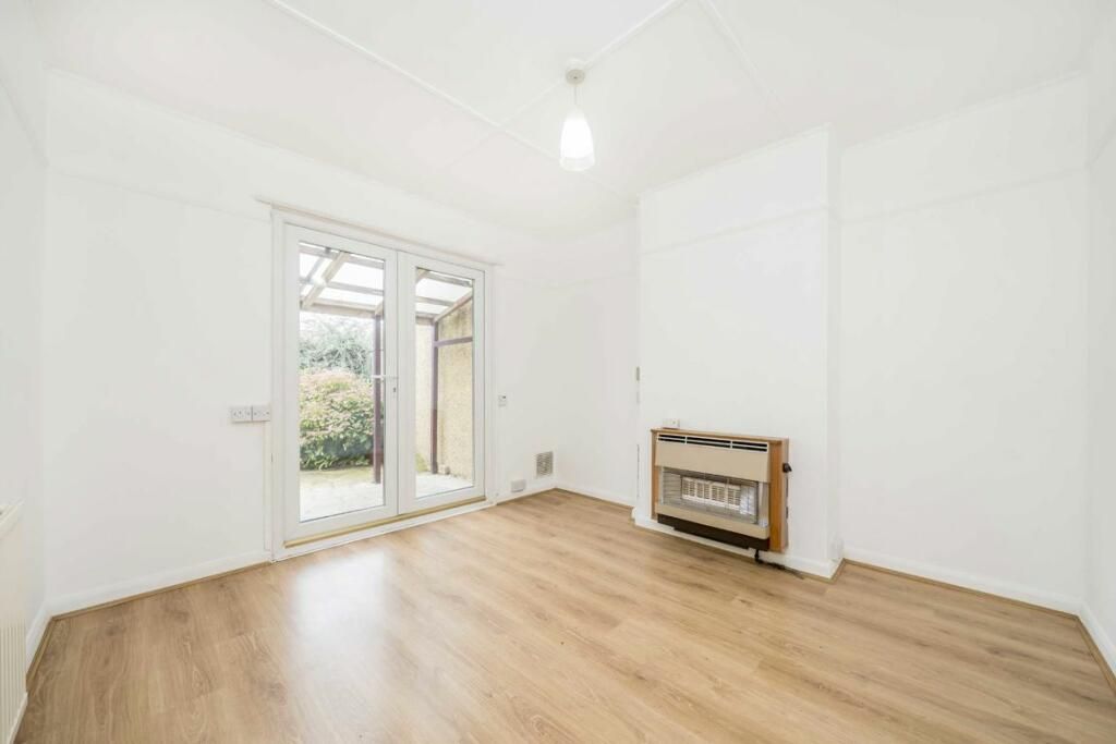 Property photo 3 of 7 Photo 2