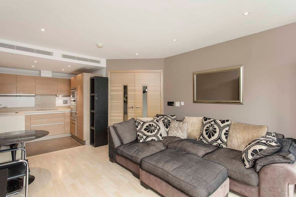 Property photo 3 of 14 Picture No. 26