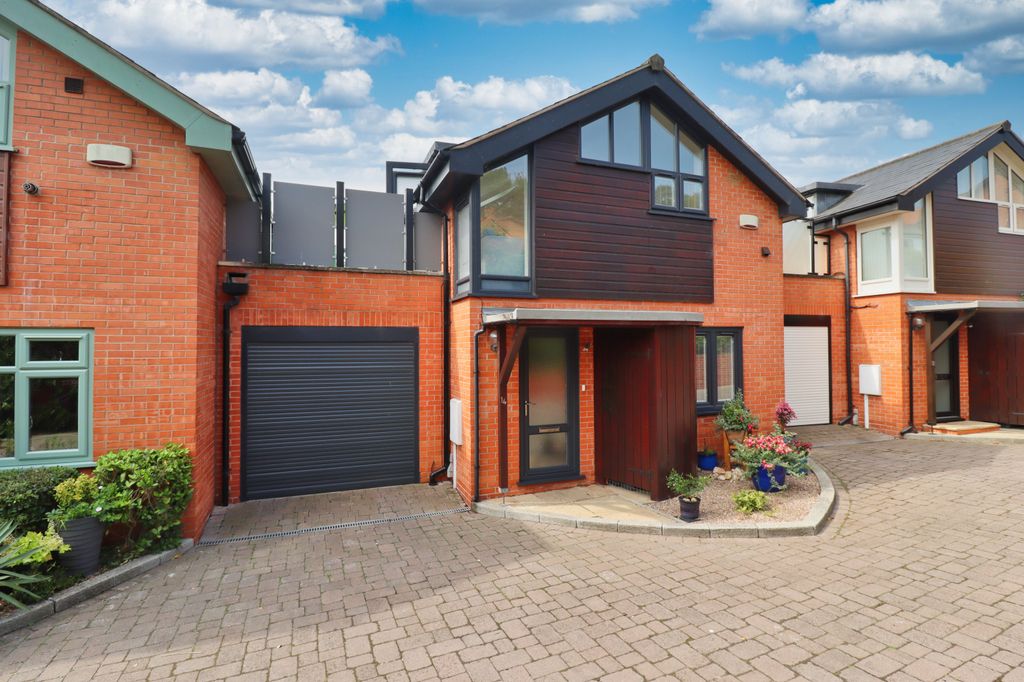 Property photo 1 of 23 Img_5903