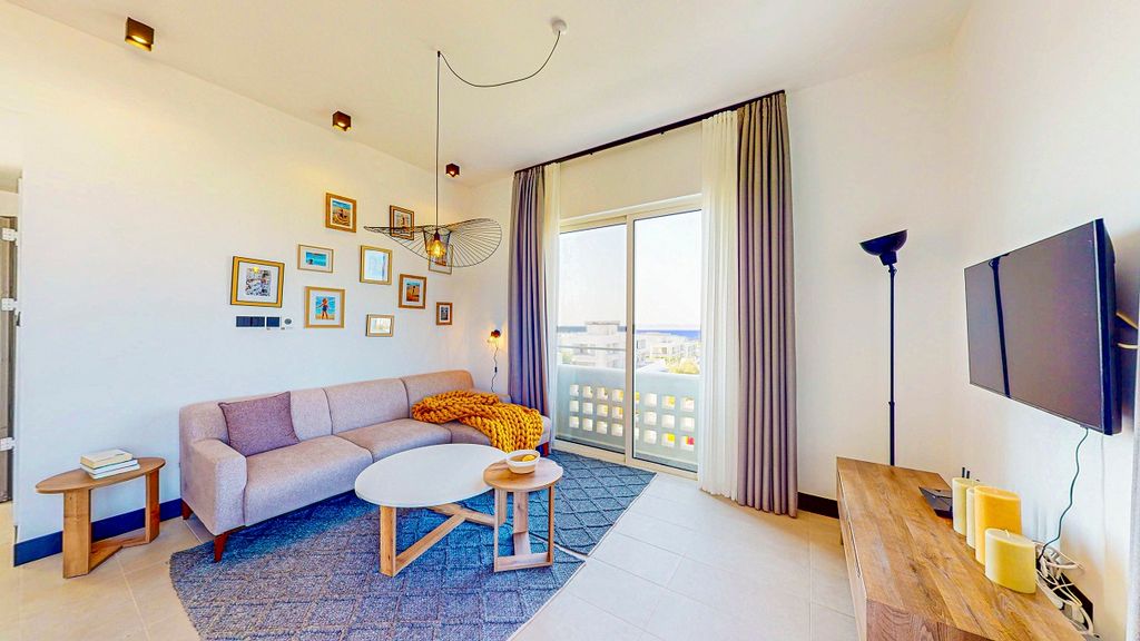 Property photo 3 of 38