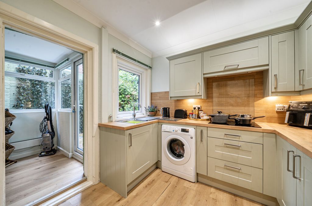 Property photo 3 of 16 1477453-20-6A2Af7...