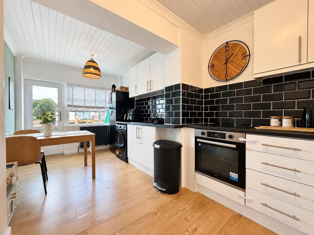 Property photo 3 of 16 Kitchen Diner.Png