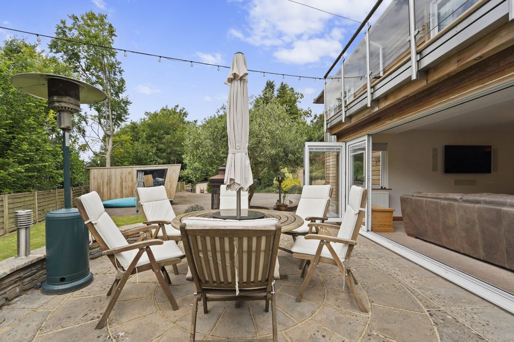 Property photo 2 of 38