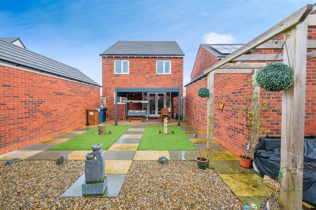 Property photo 2 of 20