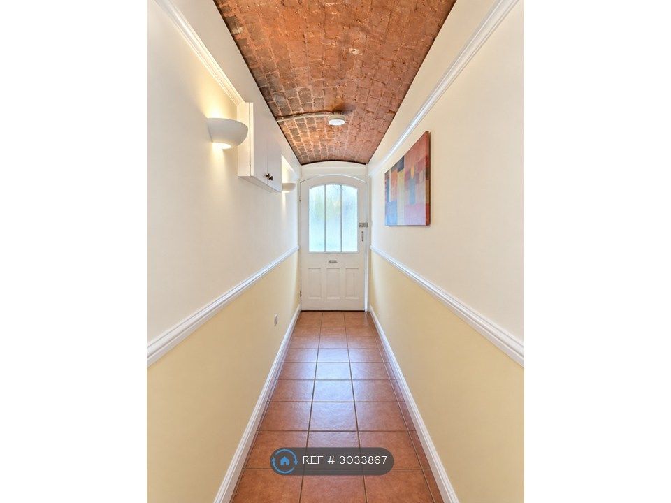 Property photo 2 of 10 Entrance Hallway