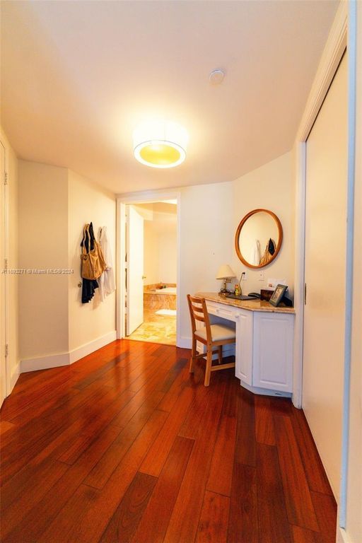 Property photo 3 of 8 <Alttext/>