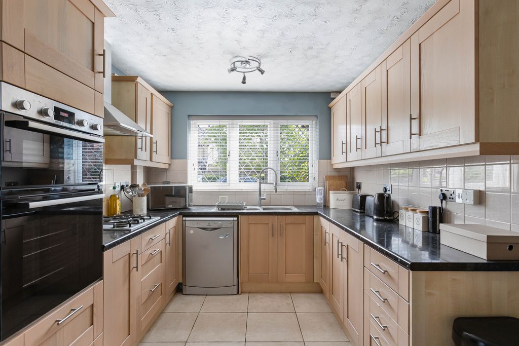 Property photo 2 of 23 Kitchen