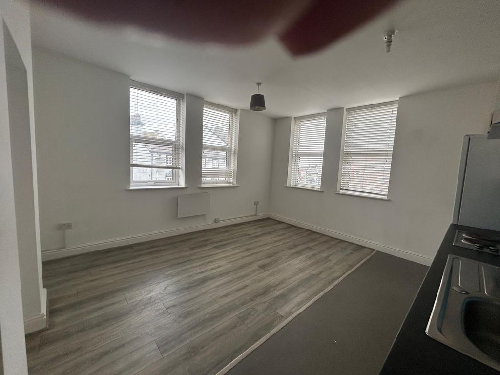 Property photo 3 of 7 Gallery