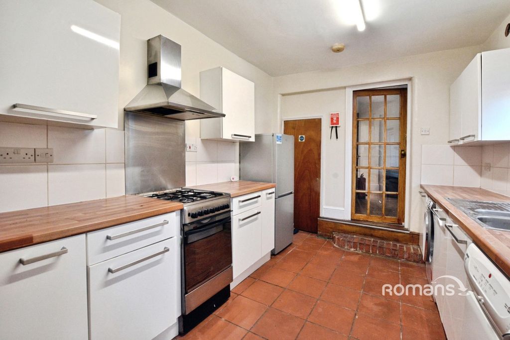Property photo 3 of 10 Pbox-Img.Jpg