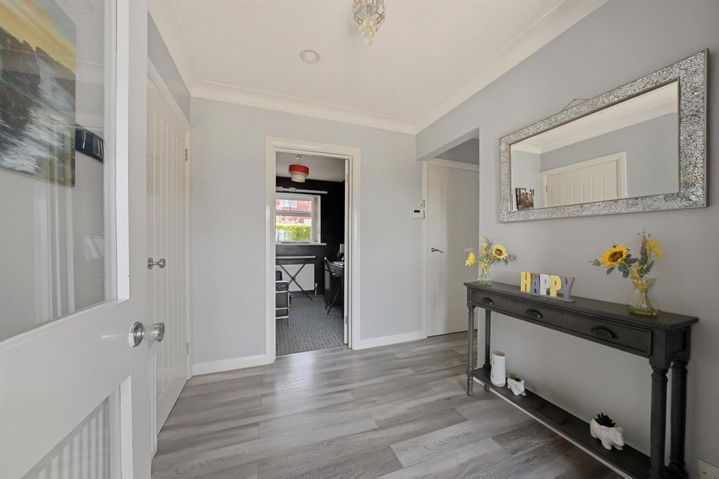 Property photo 2 of 22 26 Carlisle Park, Ballynahinch, BT24 8Hj 07.Jpg