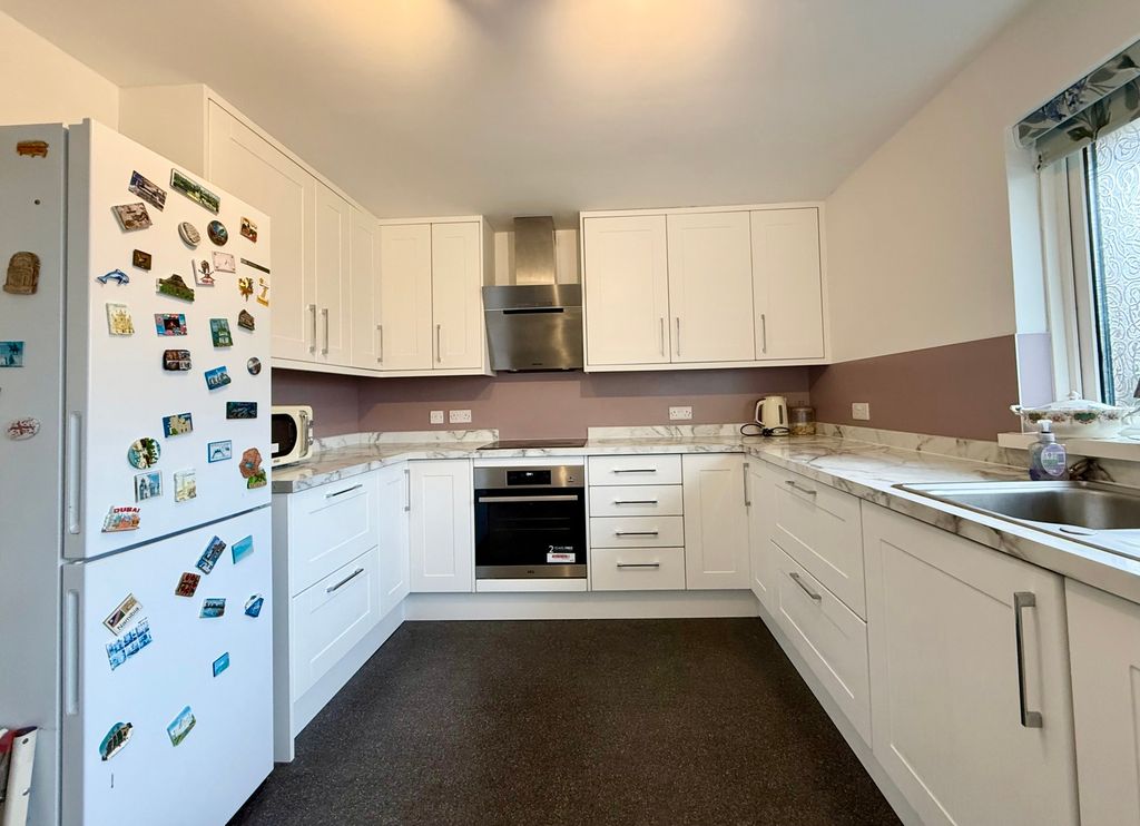 Property photo 2 of 10 Photograph