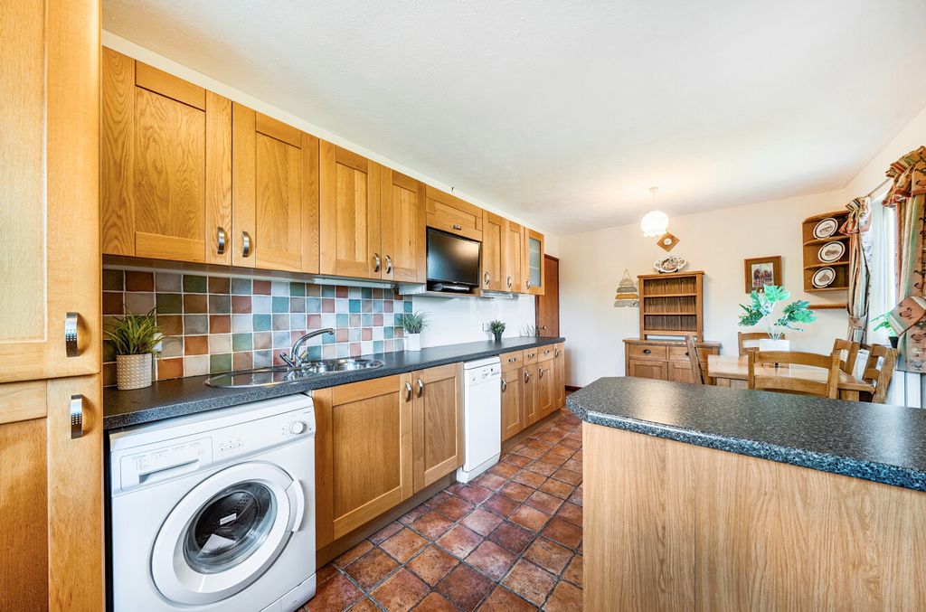 Property photo 2 of 23 1479082 (15)-1.Jp...