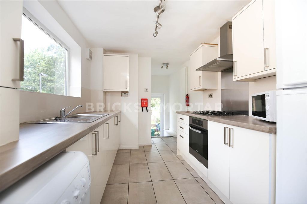 Property photo 2 of 13 Raxxgjqzmvdaymxu9Uewga_3Bya.Jpg