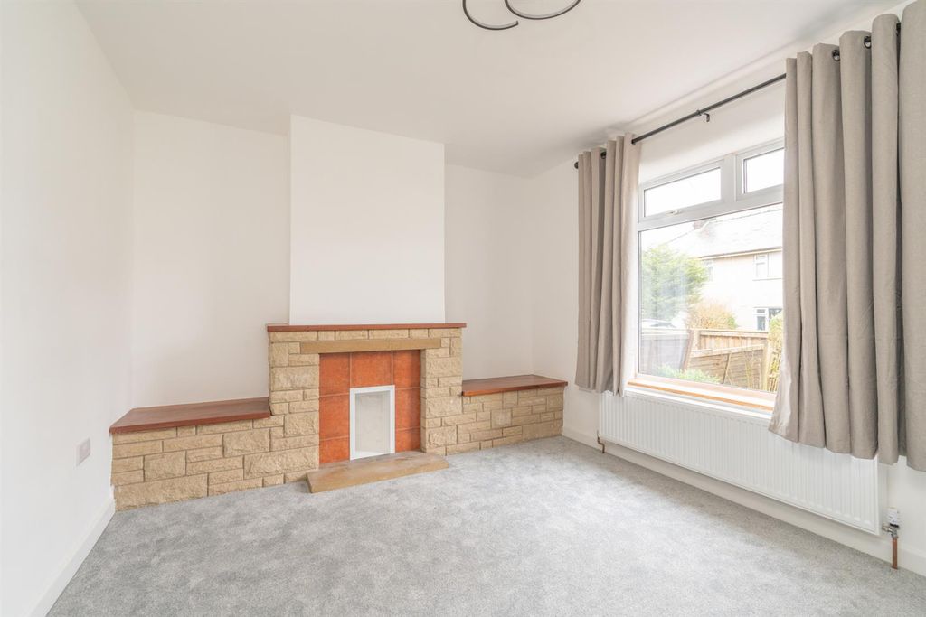 Property photo 2 of 23