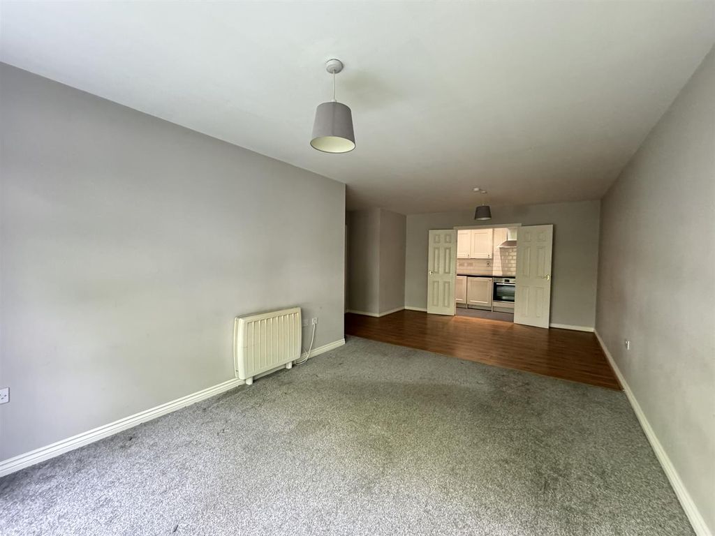 Property photo 3 of 20
