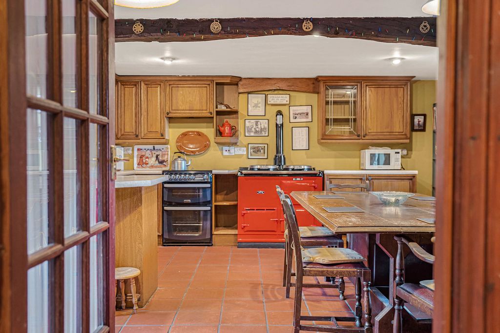 Property photo 2 of 43